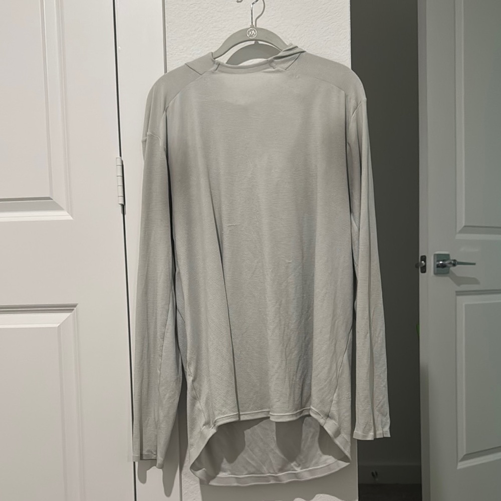 Lululemon Men's Gray Long Sleeve Hooded Shirt